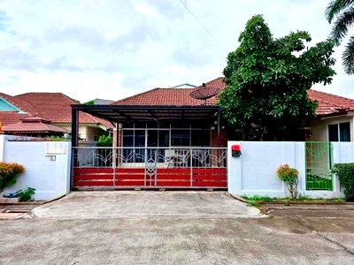 Houses for sale Si Racha Chonburi : Quality detached houses for sale in Nathawadee 3 Sriracha project. Excellent location and great value.