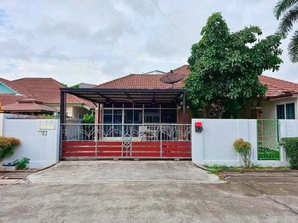 picture Quality detached houses for sale in Nathawadee 3 Sriracha project. Excellent location and great value. - 1/12