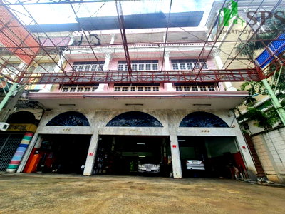 Shophouses for rent Bangkok : For Rent Commercial Building on Srinakarin Road, near the Yellow Line BTS (SPSAD4108)