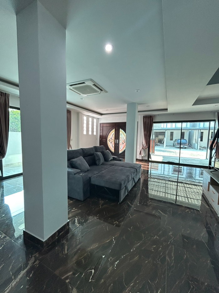 รูป ให้เช่าบ้านแฝดใหม่หลังมุม พร้อมเฟอร์นิเจอร์ครบ 3 ห้องนอน 3 ห้องน้ำ 2 ที่จอดรถ อ่างอาบน้ำ บางเขน ใกล้รถไฟฟ้าสายหยุด 21000 บาท - รูปที่ 10/28