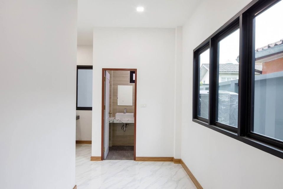 รูป 🏡✨ บ้านเดี่ยว 2 ชั้น พื้นที่กว้าง บนที่ดิน 100 ตร.ว. เหมาะสำหรับอยู่อาศัยหรือทำโฮมออฟฟิศ ทำเลสันกำแพง ราคาเพียง 30,000 บาท/เดือน ✨ #ASP-H0494 - รูปที่ 5/21