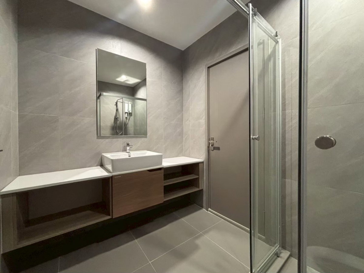 รูป For Rent: Ideo Sukhumvit-Rama 4 Built in unit with nice view near BTS - รูปที่ 14/14
