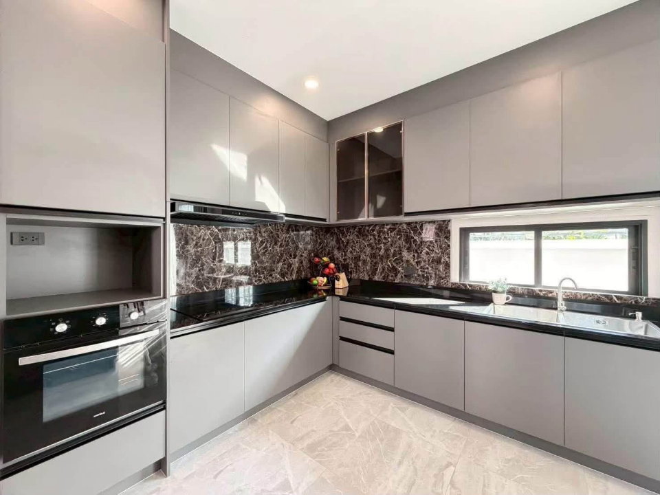 รูป ขายบ้านพูลวิลล่า 2 ชั้น Modern Living พัทยา 4 ห้องนอน พร้อมสระว่ายน้ำส่วนตัว ทำเลทุ่งกลม-ตาลหมัน - รูปที่ 13/15