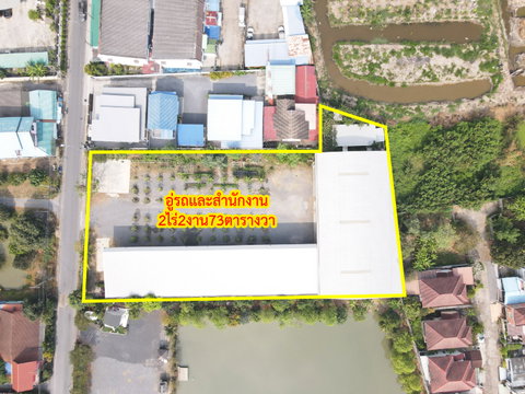 Office and bus depot for rent on over 2 rai of land, Soi Wat Boon Chuen Chu, Bang Phun, Pathum Thani. Excellent value.