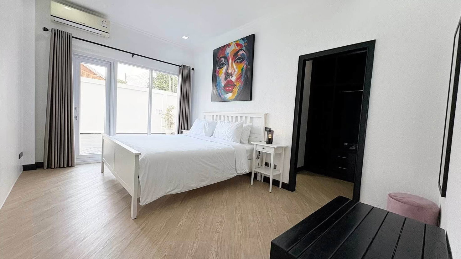 picture Pool Villa for Sale Pratumnak Pattaya Prime Location - 9/13
