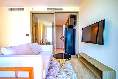 คอนโดให้เช่า : The Riviera Ocean Drive Condo for Rent Studio Sea View