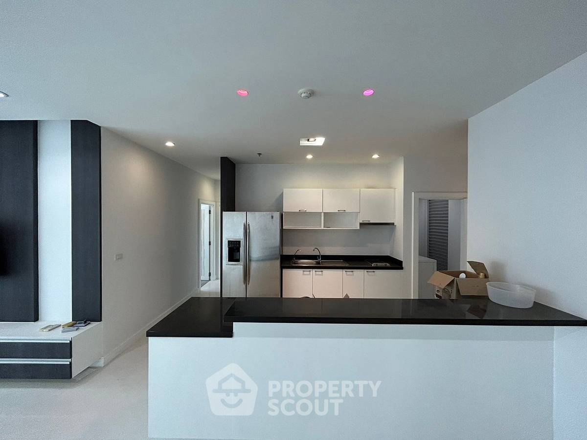 picture 2-BR Condo For Rent, The Star Estate @ Narathiwas, Chong Nonsi (ID 1139018) - 6/18