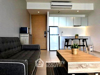 Condos for rent : 2-BR Condo at The Lofts Ekkamai near BTS Ekkamai (ID 3129695)