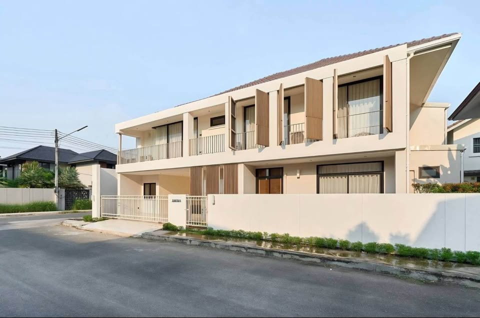 รูป 🏡 ขายด่วน! บ้านสร้างใหม่ หมู่บ้านพราว สันผักหวานหลวง ตกแต่งครบ ฟรีโอน 📞 063-664-9056 - รูปที่ 19/19