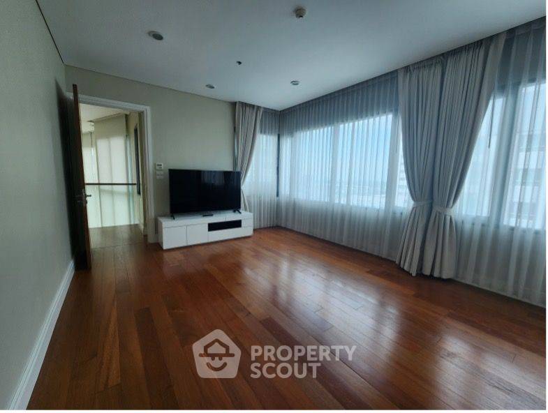 รูป คอนโด 6 ห้องนอน Bright Sukhumvit 24 ชั้น 23 ใกล้ BTS พร้อมพงษ์ (ID 3127572) - รูปที่ 11/21