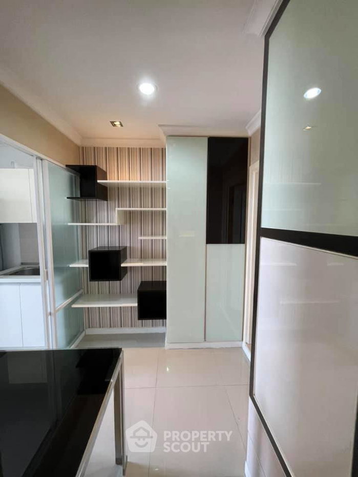 picture 1-BR Condo For Rent, 22nd-Floor 37 Sqm, Lumpini Place Rama 9–Ratchada, MRT Phra Ram 9 (ID 423008) - 6/11