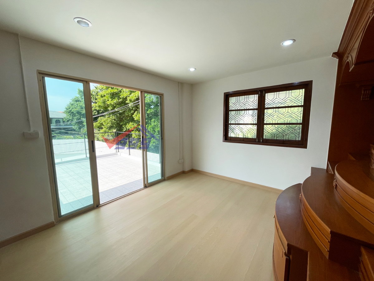 picture House for Rent - Chuan Chuen Bang Khen | 6 Bedrooms 255 sq.m. REF. 075HRK - 16/26