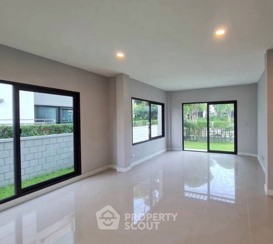picture 4-BR House For Sale Centro Bangna Km.7, Bang Kaeo (190 Sqm) (ID 3128493) - 4/9