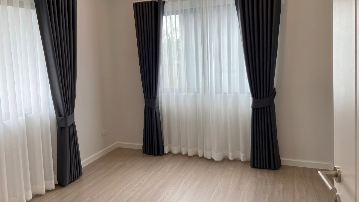 picture House for rent near expressway and red-line sky trains, ready to move in - 11/17