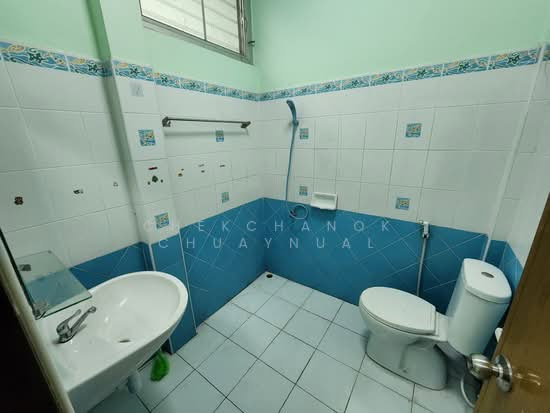 รูป ทาวน์เฮ้าส์ 2ชั้น ติดถนน เพชรเกษม112 ที่ดิน 24 ตรวา. 2ห้องนอน 2ห้องน้ำ - รูปที่ 10/34