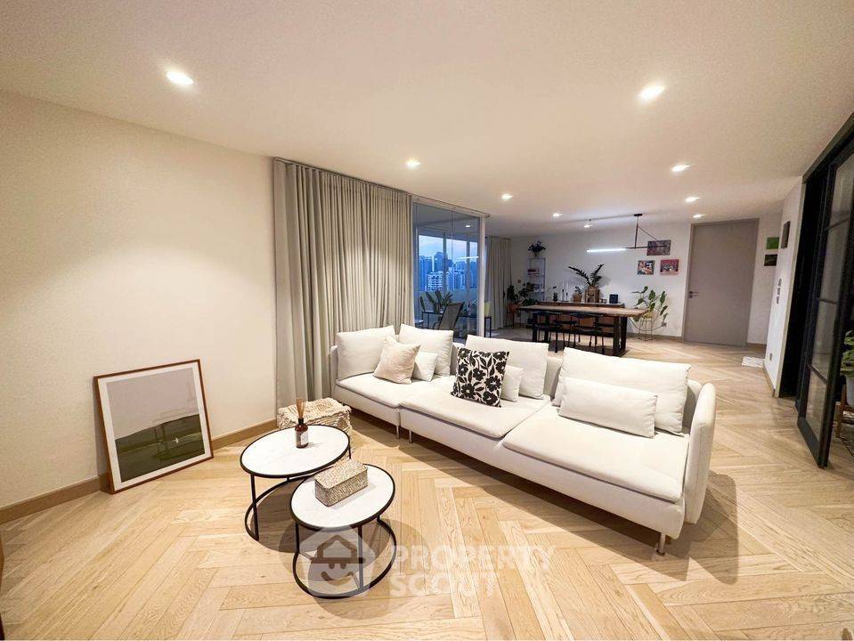 รูป ห้องมุมสูง 2 ห้องนอน 139 ตร.ม. ที่ D.S. Tower 2 ใกล้ MRT สุขุมวิท (ID 1721766) - รูปที่ 1/16