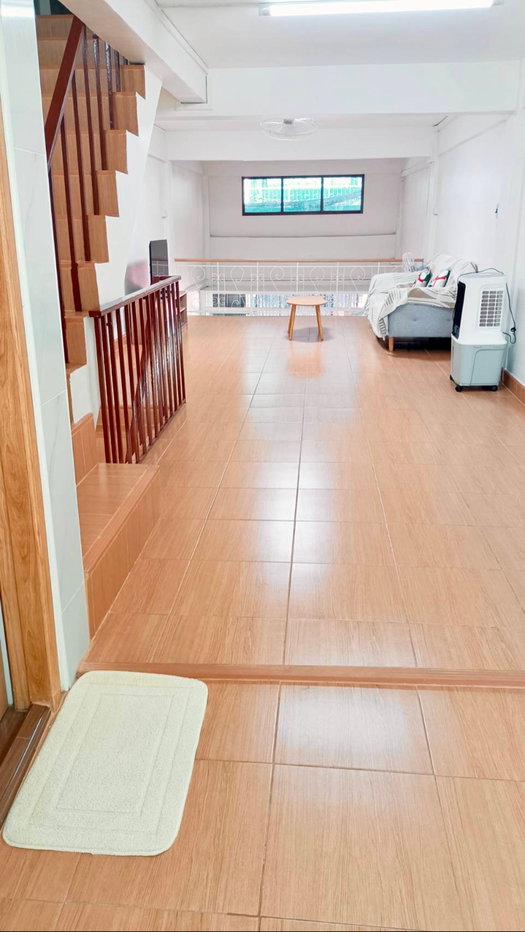 รูป ให้เช่าบ้านทาวน์โฮม 3 ชั้น ครึ่ง - รูปที่ 7/16