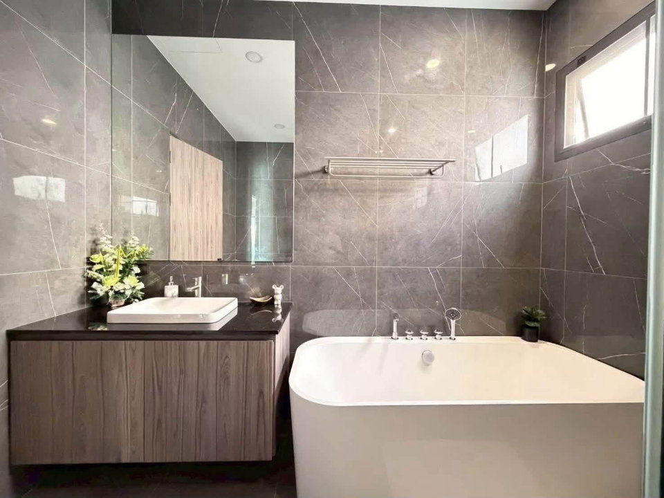 รูป ขายบ้านพูลวิลล่า 2 ชั้น Modern Living พัทยา 4 ห้องนอน พร้อมสระว่ายน้ำส่วนตัว ทำเลทุ่งกลม-ตาลหมัน - รูปที่ 14/15