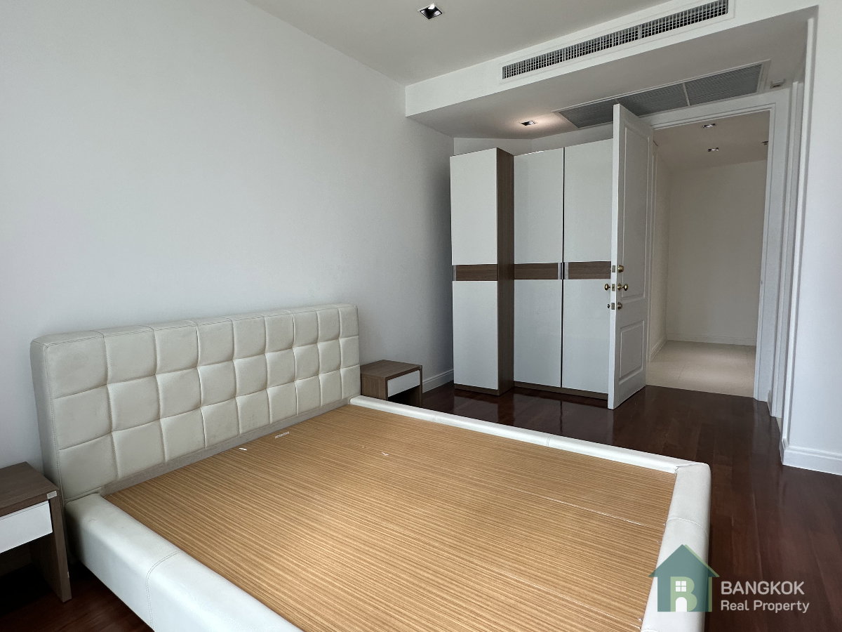 picture Athenee Residence I Condo for Rent 3 Bed BTS Ploenchit - 21/25