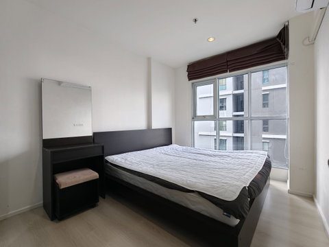 Aspire Sukhumvit 48 | Available for rent. Sofa included. Appointments to view the room can be arranged.