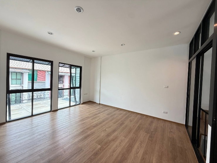 รูป Garage House ทาวน์โฮม 3 ชั้น สไตล์ไม่ซ้ำใคร - รูปที่ 32/33