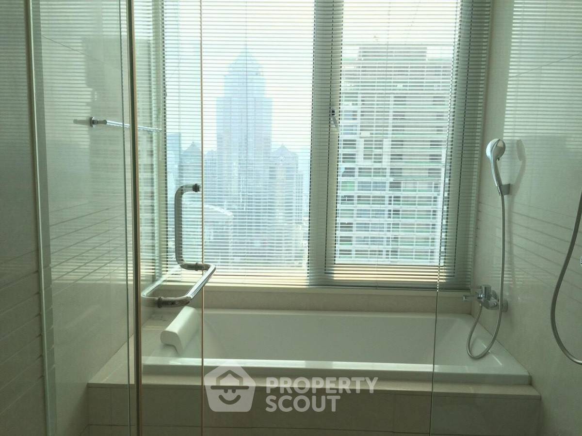 picture Well-Priced 2-BR Condo at Q Langsuan, 36th-Floor, 300m to BTS Ratchadamri (ID 452867) - 7/7