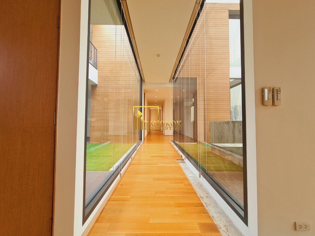รูป Impressive 4 Bedroom Luxury Apartment in Phrom Phong - BR20742AP - รูปที่ 10/30