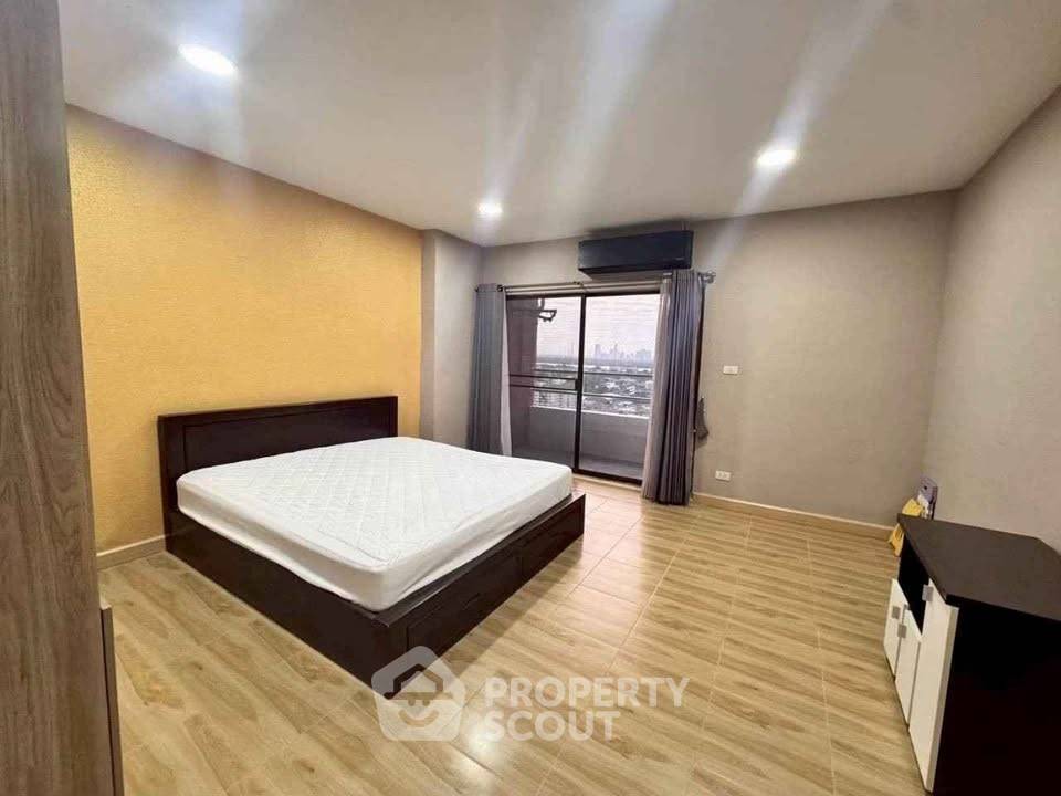 รูป คอนโด 2 ห้องนอน Country Complex บางนา ชั้น 16 | ใกล้ BTS บางนา (ID 3130018) - รูปที่ 3/11