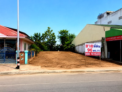 Land for sale Nong Rua Khon Kaen : Vacant land for sale, located on Maliwan Road (Highway 12), Khon Kaen Province.