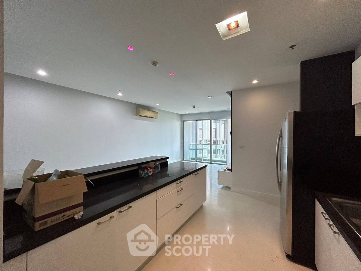 picture 2-BR Condo For Rent, The Star Estate @ Narathiwas, Chong Nonsi (ID 1139018) - 3/18