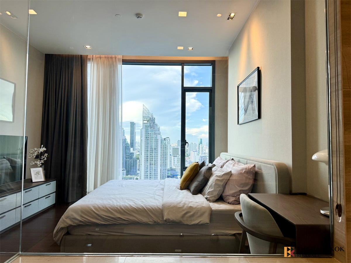 picture Ultimate Luxury Lifestyle with Convenience Q Sukhumvit near BTS Nana - 1/10