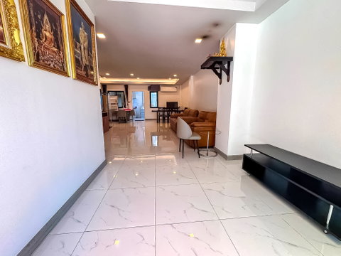 Luxury 2Storey Townhouse for Sale Khao Noi East Pattaya 3 Bed
