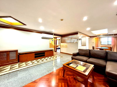 คอนโดให้เช่า : United Tower | Spacious 2 Bedroom Condo For Rent in Thonglor - BR61470CD