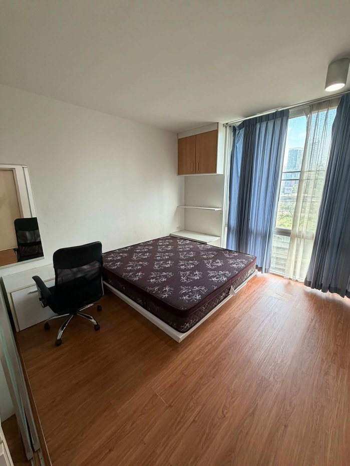picture Room for rent (The Iris Condo) - 4/10