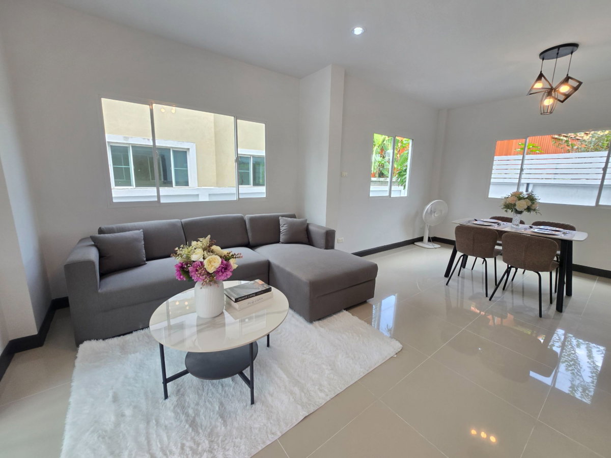 รูป บ้านเดี่ยวหลังใหญ่ ทำเลดี กว้างขวาง รีโนเวทใหม่ทั้งหมด เฟอร์นิเจอร์สวยพร้อมอยู่ ม.แลนซีโอ รามคำแหง-วงแหวน  ถ.เคหะร่มเกล้า64  คลองสองต้นนุ่น ลาดกระบัง - รูปที่ 20/37