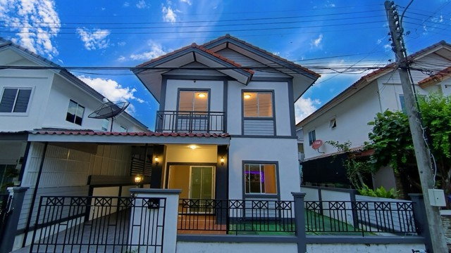 รูป ด่วน! ขายบ้านแฝดสไตร์บ้านเดี่ยวราคาทาวเฮ้าส์ หมู่บ้านบ้านฟ้าปิยรมย์ พรีเมียร์ ปาร์ค 3ห้องนอน 2ห้องน้ำ 38.1 ตร.ว. สภาพสวย โซนลำลูกกา คลอง 6  - รูปที่ 1/8