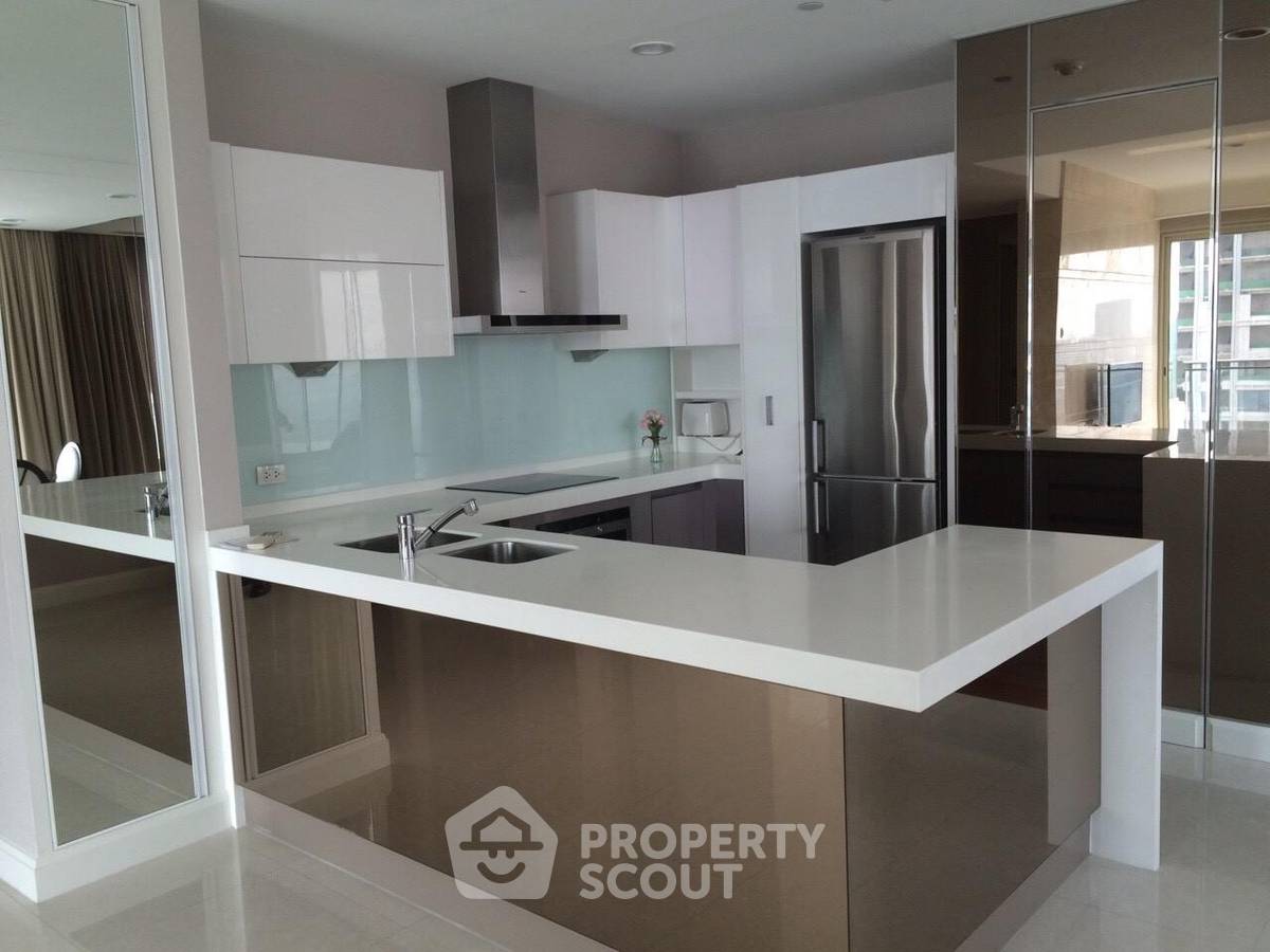 picture Well-Priced 2-BR Condo at Q Langsuan, 36th-Floor, 300m to BTS Ratchadamri (ID 452867) - 6/7