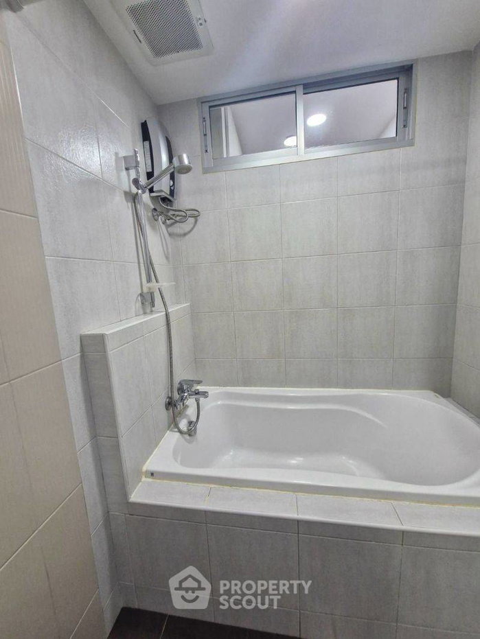 picture High-Floor 1-BR 50 Sqm At Condo One X Sukhumvit 26, BTS Phrom Phong (ID 2122670) - 12/12