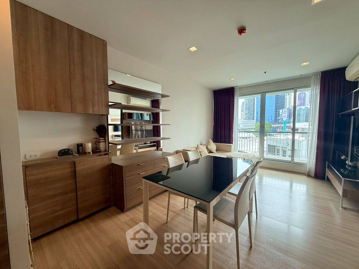 รูป คอนโด 1 ห้องนอน ขาย Rhythm Sathorn ใกล้ BTS สะพานตากสิน 300 ม. (ID 2071506) - รูปที่ 2/14