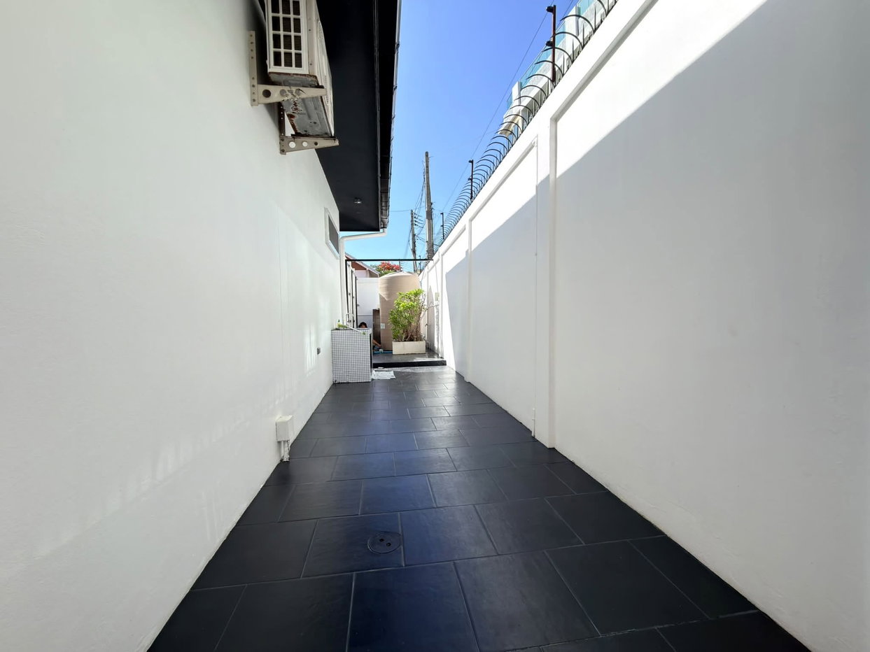 picture Pool Villa for Sale Pratumnak Pattaya Prime Location - 12/13