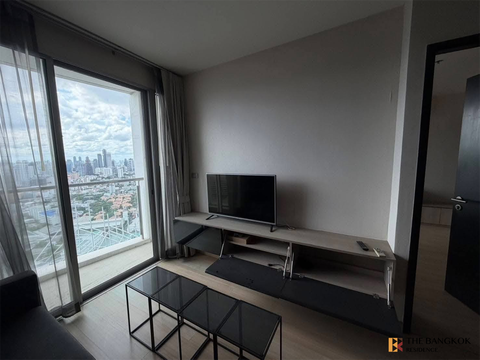 Le Luk Condominium near BTS Phra Khanong Easy Start with a City Dweller Lifestyle