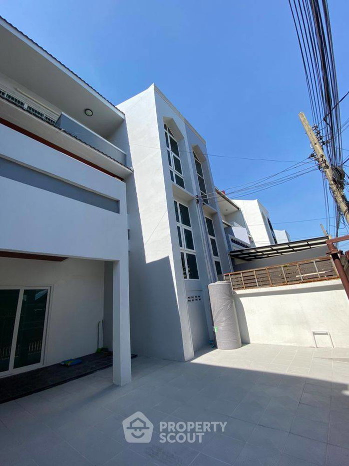รูป ทาวน์โฮม 3 ห้องนอน ขนาด 300 ตร.ม. บางจาก ใกล้ BTS ปุณณวิถี (ID 3128291) - รูปที่ 3/12