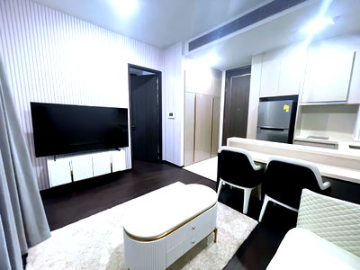 Condos for rent : 【Special Benefit】 🎁Emporium gift voucher 2,000B💰Rent: 45,000 THB/month🏢LAVIQ Sukhumvit 57　✨1Bedroom • 48 sqm • 22th Floor