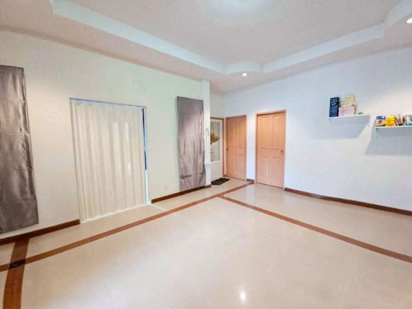 picture Quality detached houses for sale in Nathawadee 3 Sriracha project. Excellent location and great value. - 7/12