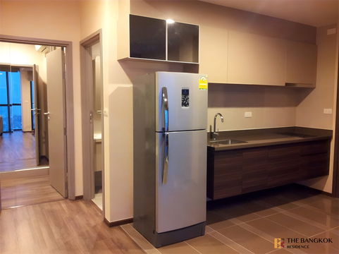 Ready-to-move-in Condo, Central City Location Teal Sathorn-Taksin near BTS Wongwian Yai