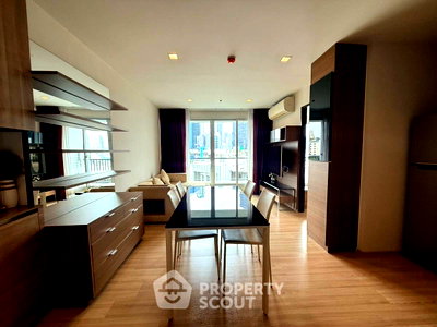 ขายคอนโด : คอนโด 1 ห้องนอน Rhythm Sathorn ใกล้ BTS สะพานตากสิน 300 ม. (ID 2071506)