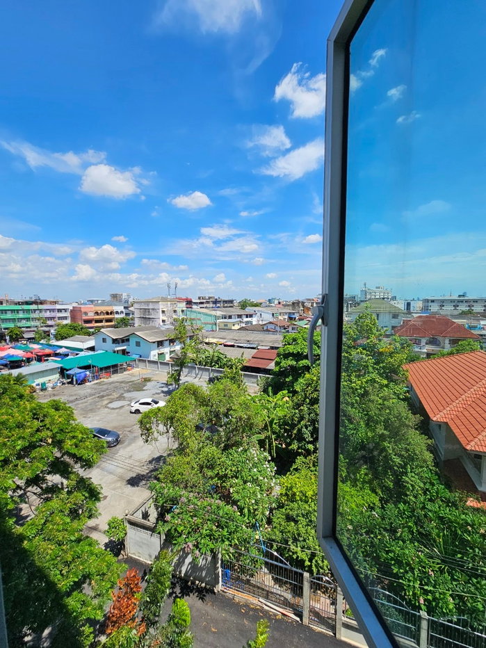 รูป ขาย The Privacy ลาดพร้าว-เสนา ห้องมุม ชั้น 5 วิวโล่ง หน้าต่าง 2 ด้าน 22.5 ตร.ม. ไม่มีผนังติดห้องอื่น ไม่มีคนเดินผ่านหน้าห้อง สงบส่วนตัว - รูปที่ 7/11