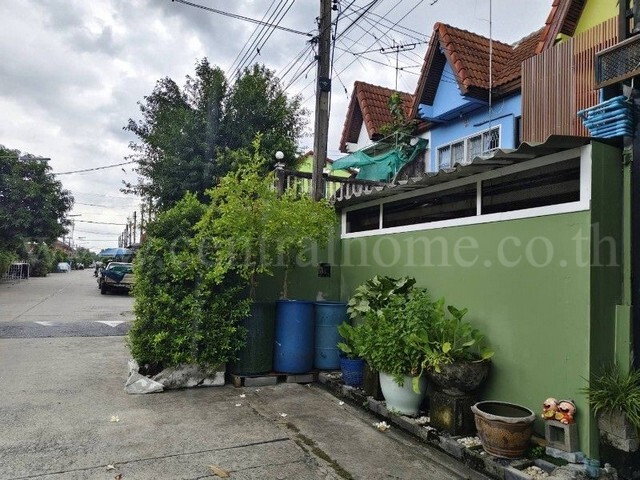 รูป ทาวน์เฮ้าส์ 2 ชั้น หมู่บ้าน ชาวฟ้าลำลูกกา-คลอง2 พร้อมอยู่ ทำเลดี ราคาถูกสุดในโครงการ - รูปที่ 2/18