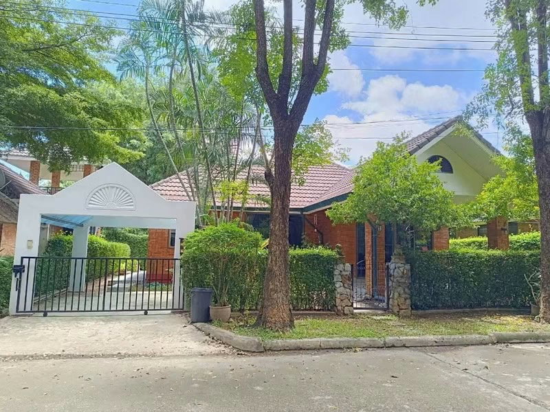 รูป 🏡 บ้านให้เช่าบ้านเดี่ยว 1 ชั้น พร้อมเฟอร์นิเจอร์ ในโครงการคุณภาพ ใกล้สนามบินเชียงใหม่ แม่เหียะ ทำเลดี เดินทางสะดวก ใกล้ร้านสะดวกซื้อ ปั้มน้ำมัน Etc - รูปที่ 1/8