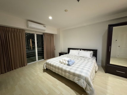 รูปภาพ 🏷️ P-133123 | City Living Ratchada : Spacious 2 Bedroom Near MRT Huai Khwang 35,000 THB | Line ID: @easycondoplus | 099-229-6397